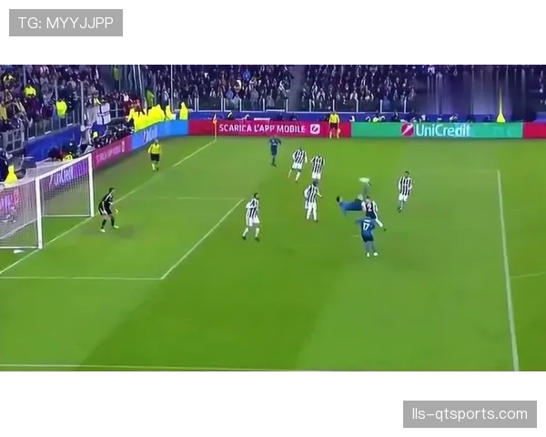 欧冠转播方测试新型战术俯瞰镜头，为观众更好呈现整体防守阵型移动